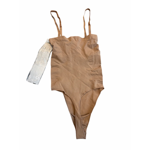 Nude Seamless Shaping Bodysuit Thong - L/XL - Includes Clear Straps - Picture 4 of 6